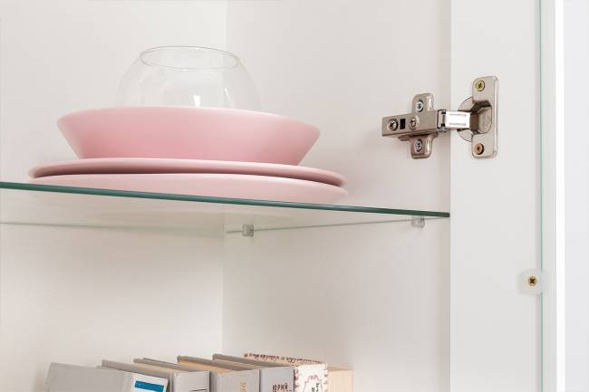 Сервант в гостиную с четырьмя дверками Валенсия цвет белый шагрень Сервант в гостиную с четырьмя дверками Валенсия цвет белый шагрень